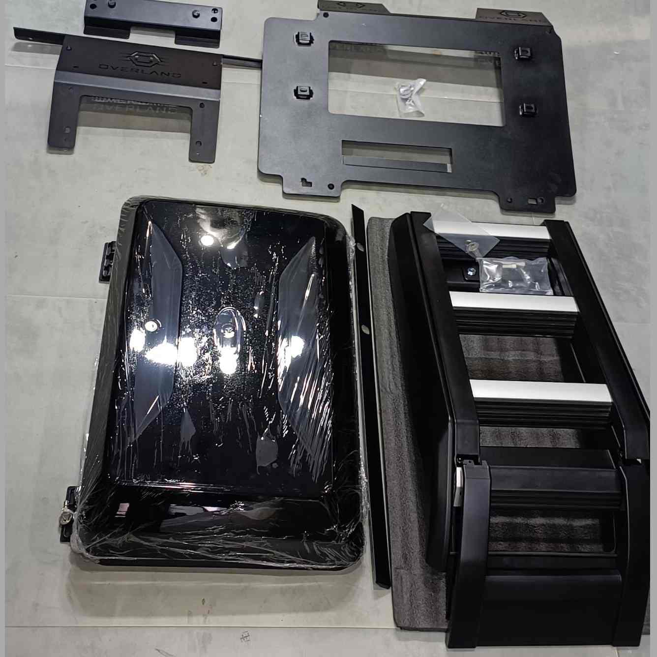 Side Ladder With Storage Box For Thar Roxx - Model 2023 Onwards